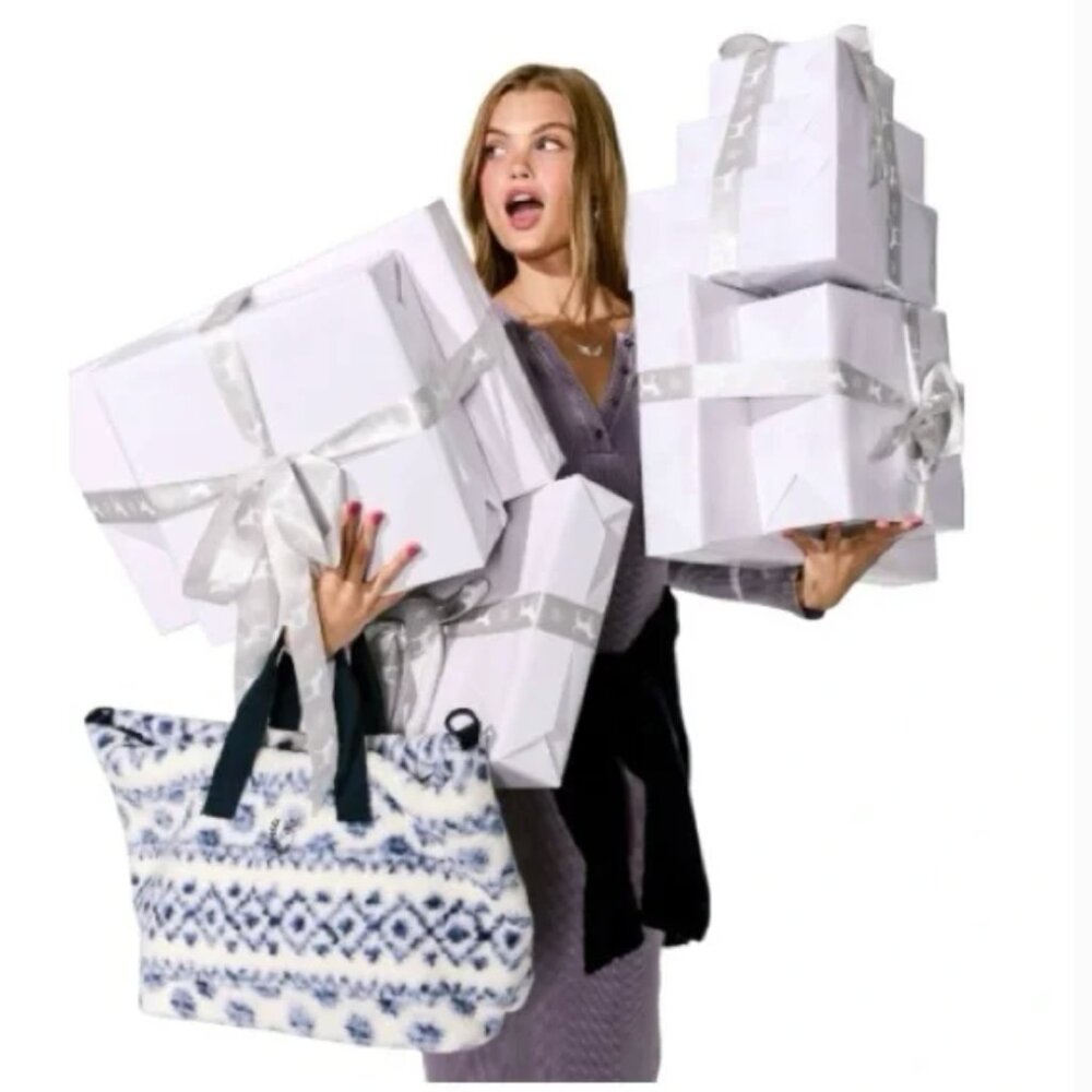 🆕 NWT VICTORIAS SECRET PINK COZY PLUSH WEEKENDER BAG MOM SISTER CHRISTMAS GIFT